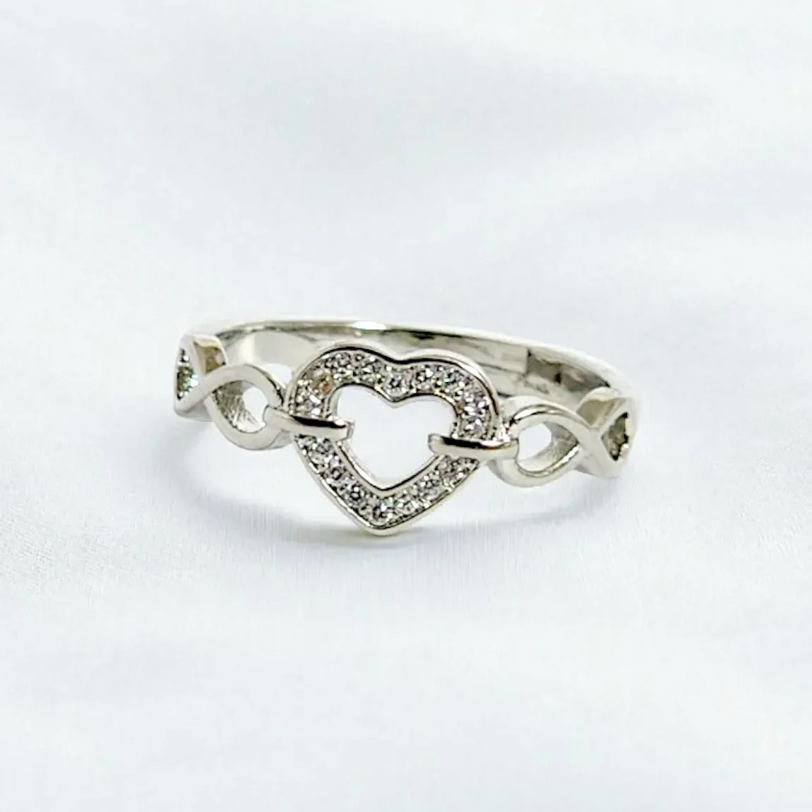 Hollow heart ring with stones model 74 انگشتر قلب توخالی نگین دار مدل 74